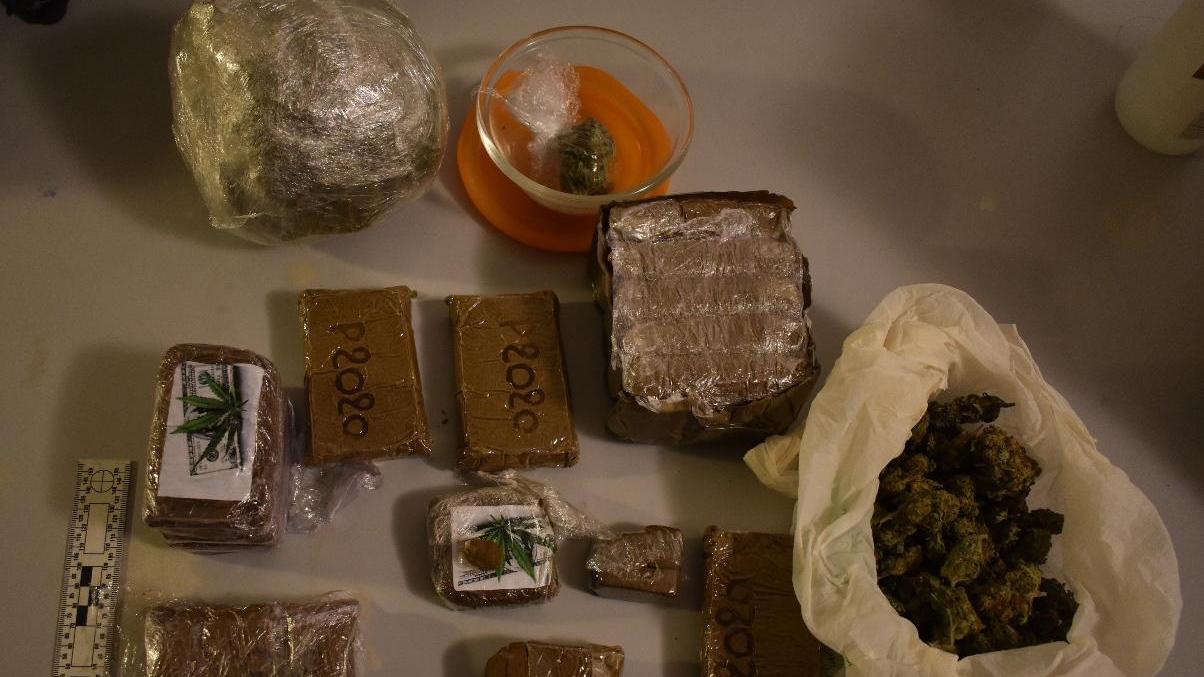 La droga sequestrata dalla polizia