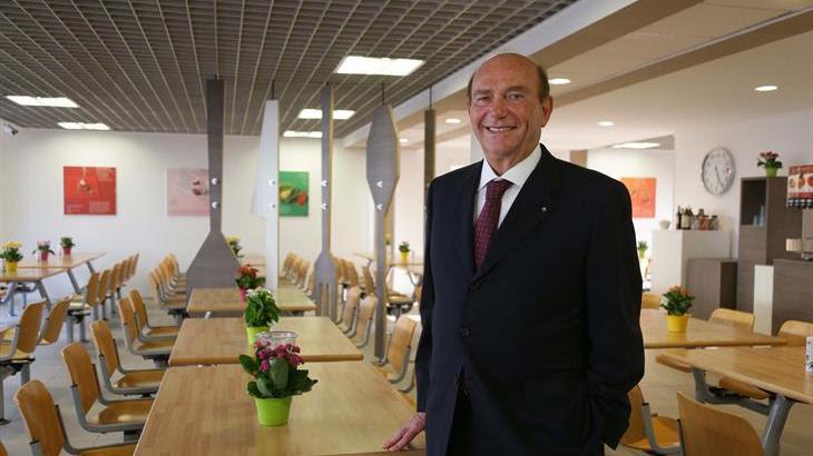 Ernesto Pellegrini, 80 anni, nel ristorante Ruben a Milano