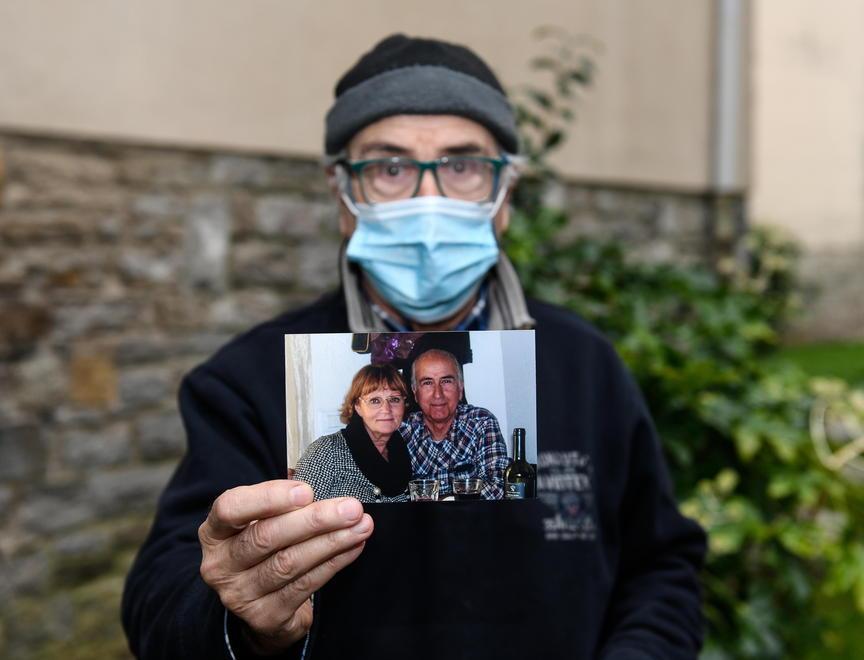 Massimo e Laura, 72 anni, divisi dal Covid: «Sarà un Natale WhatsApp» 