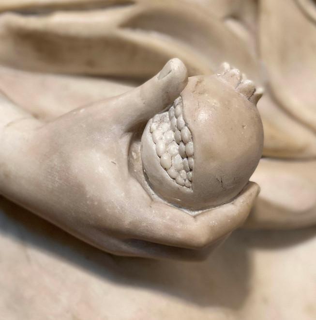 Una scultura maestosa con una datazione apocrifa