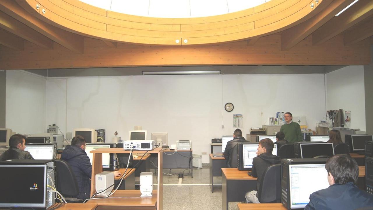 Il Don Pes gioca d’anticipo e cerca gli studenti online