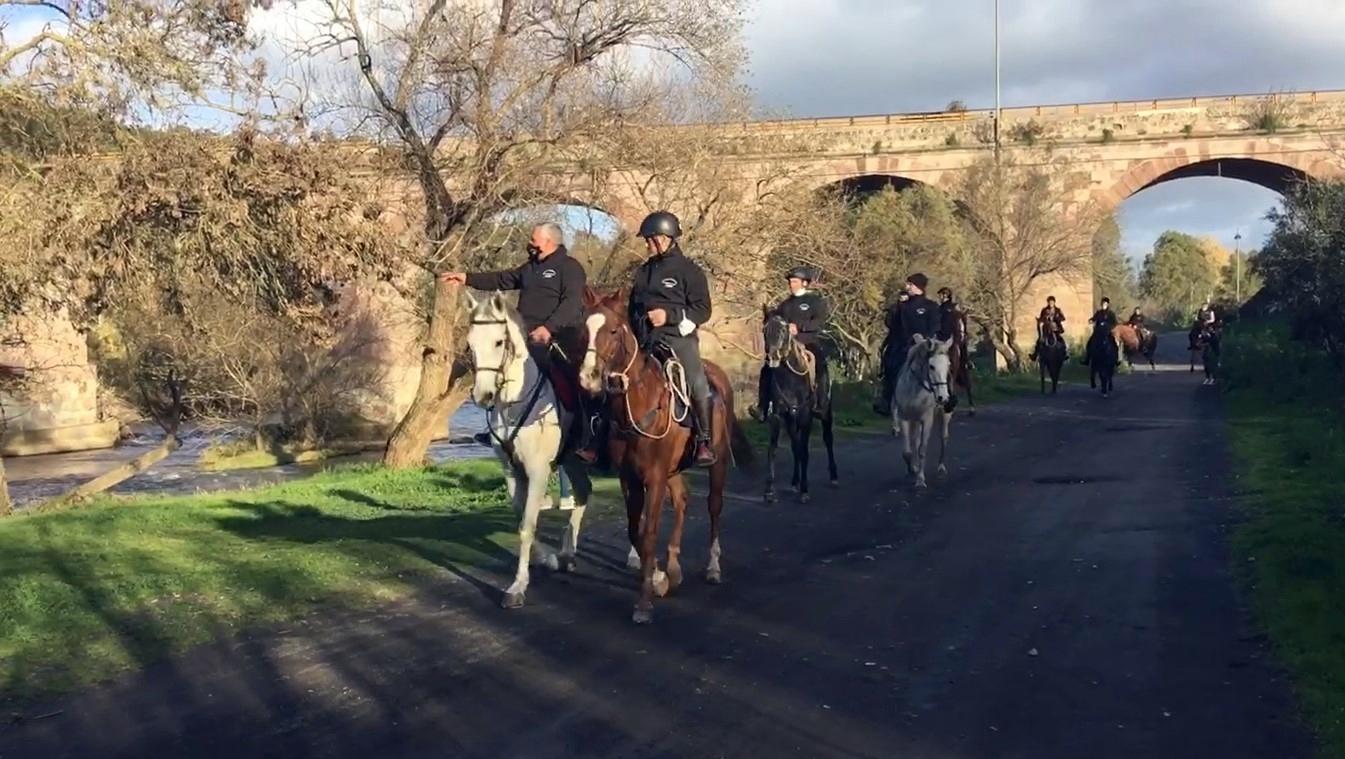 Fonni, trekking a cavallo sui sentieri dei pastori 