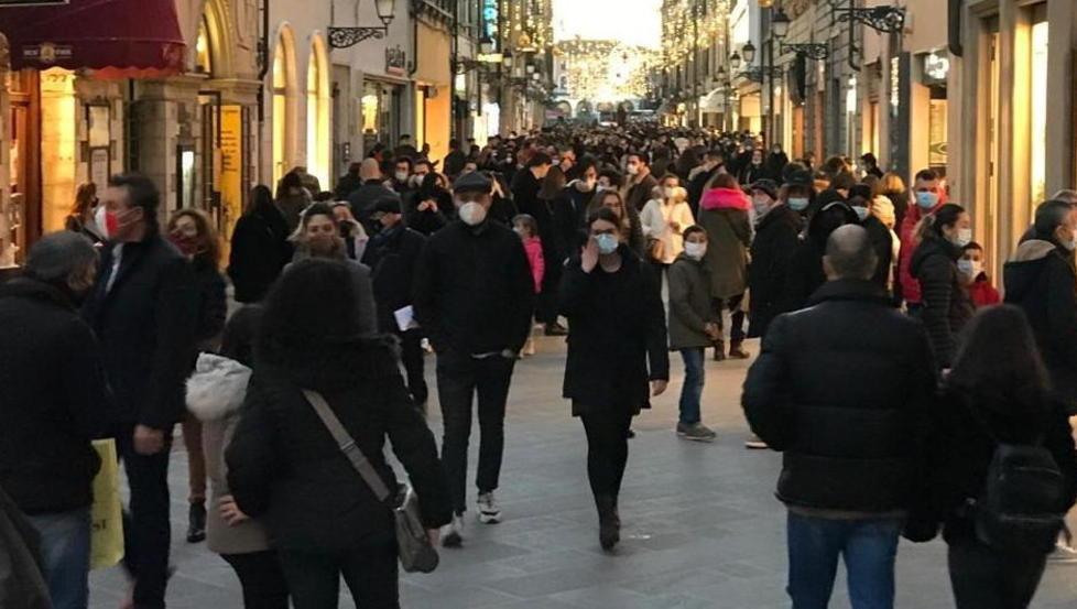 Feste di Natale, stretta sui controlli: a Pisa posti di blocco ai raccordi della superstrada  