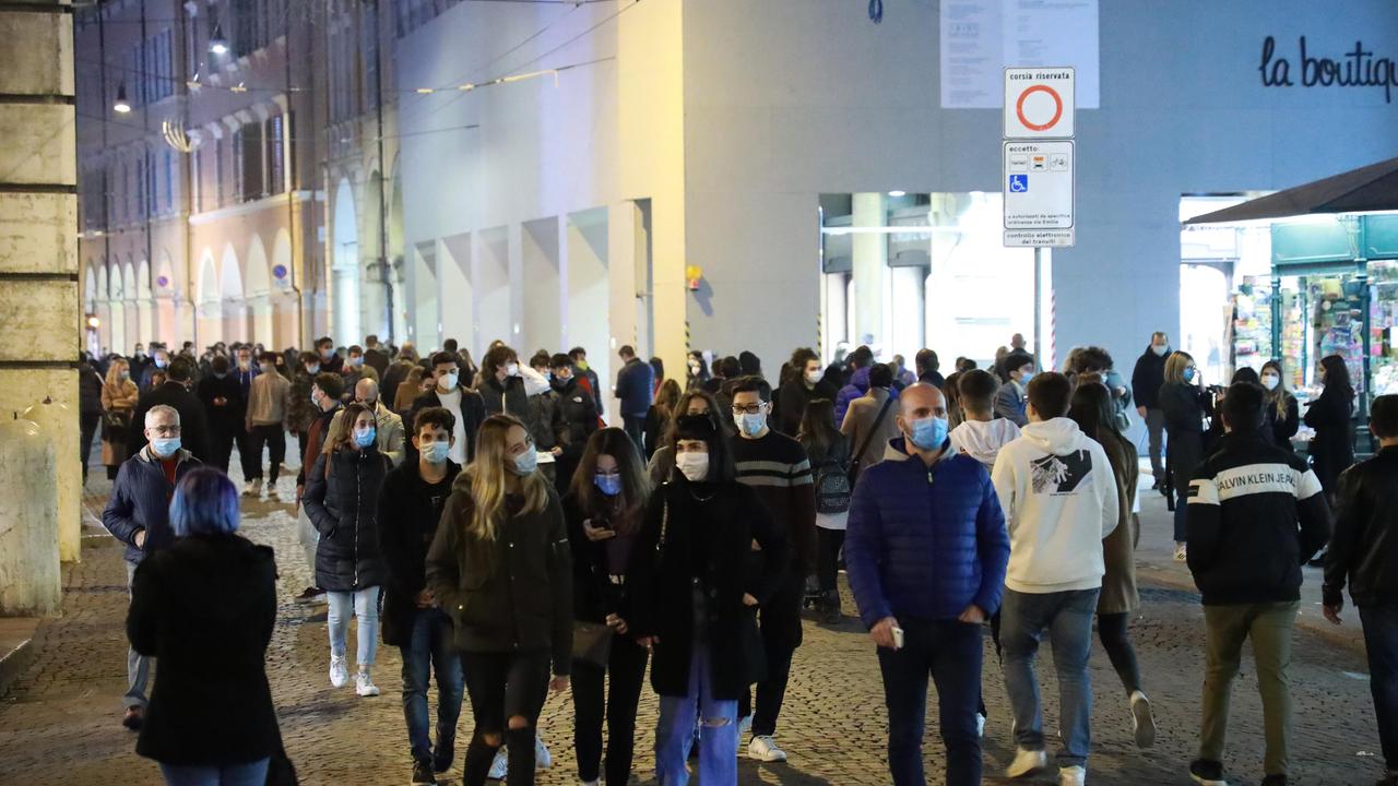 Modena, ecco l'ordinanza: le regole per evitare assembramenti in centro storico
