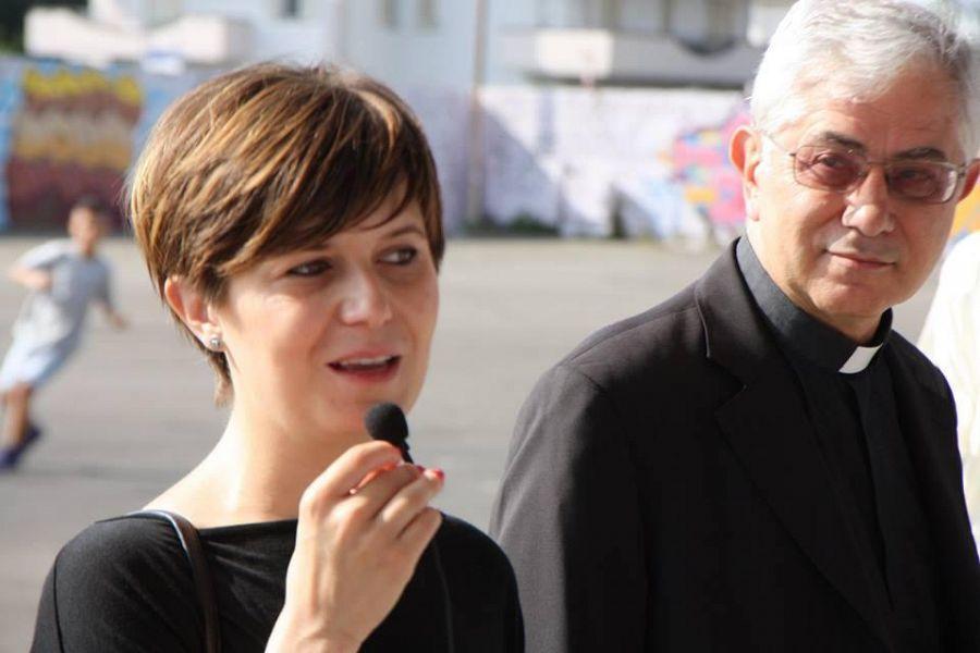La sindaca Brenda Barnini e don Guido Engels