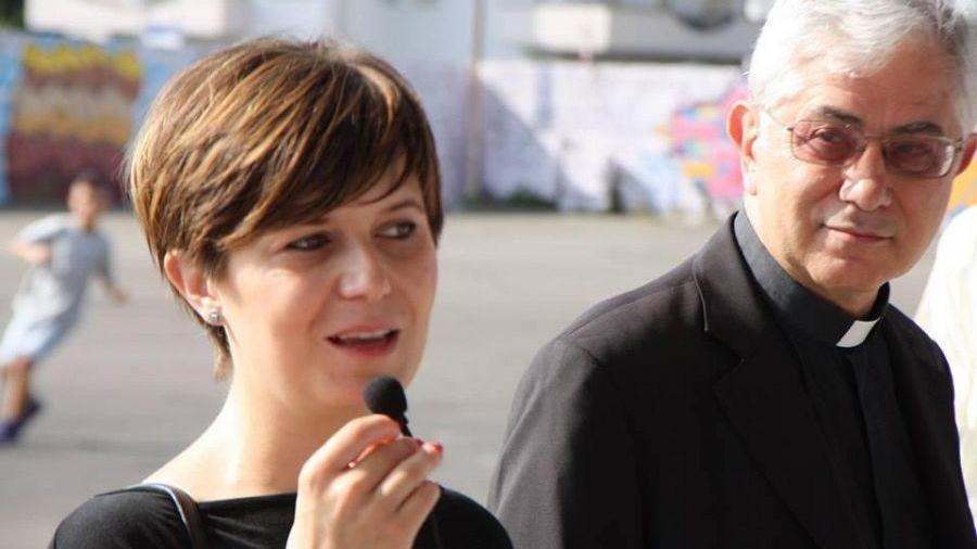 La sindaca Brenda Barnini e don Guido Engels