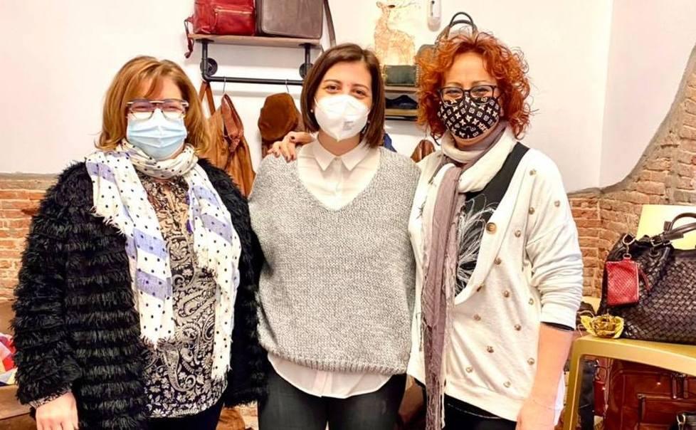 Sorelle coraggio aprono negozio di moda in pelle in centro a Santa Croce