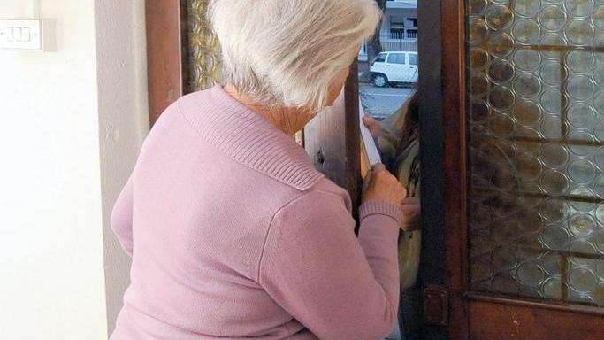 Anziane raggirate e derubate con la scusa di leggere il gas