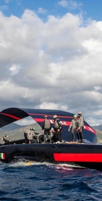 Luna Rossa, uno schiaffo e una carezza Ko con New Zealand, vince contro UK 