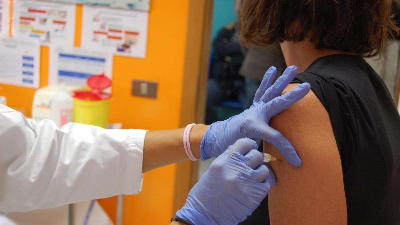 Vaccino antinfluenzale, sono disponibili altre 14mila dosi