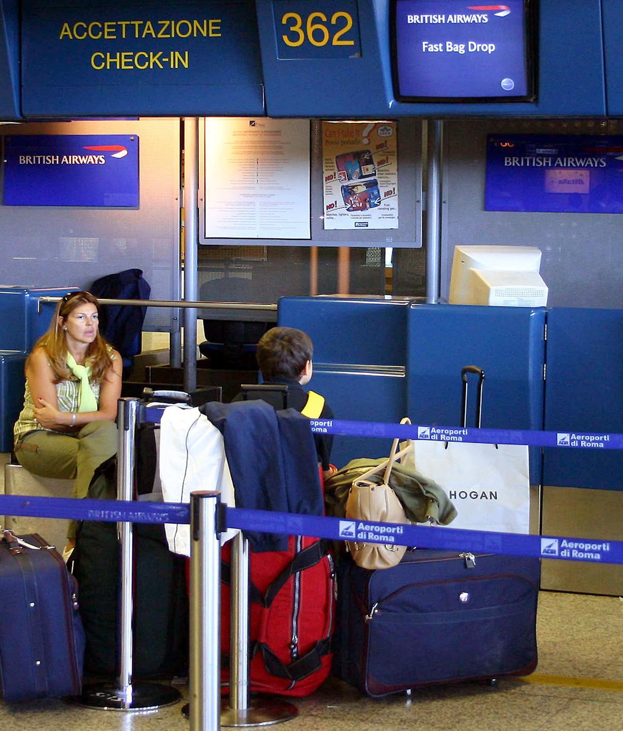 Esercizi commerciali aperti, stop ai viaggi