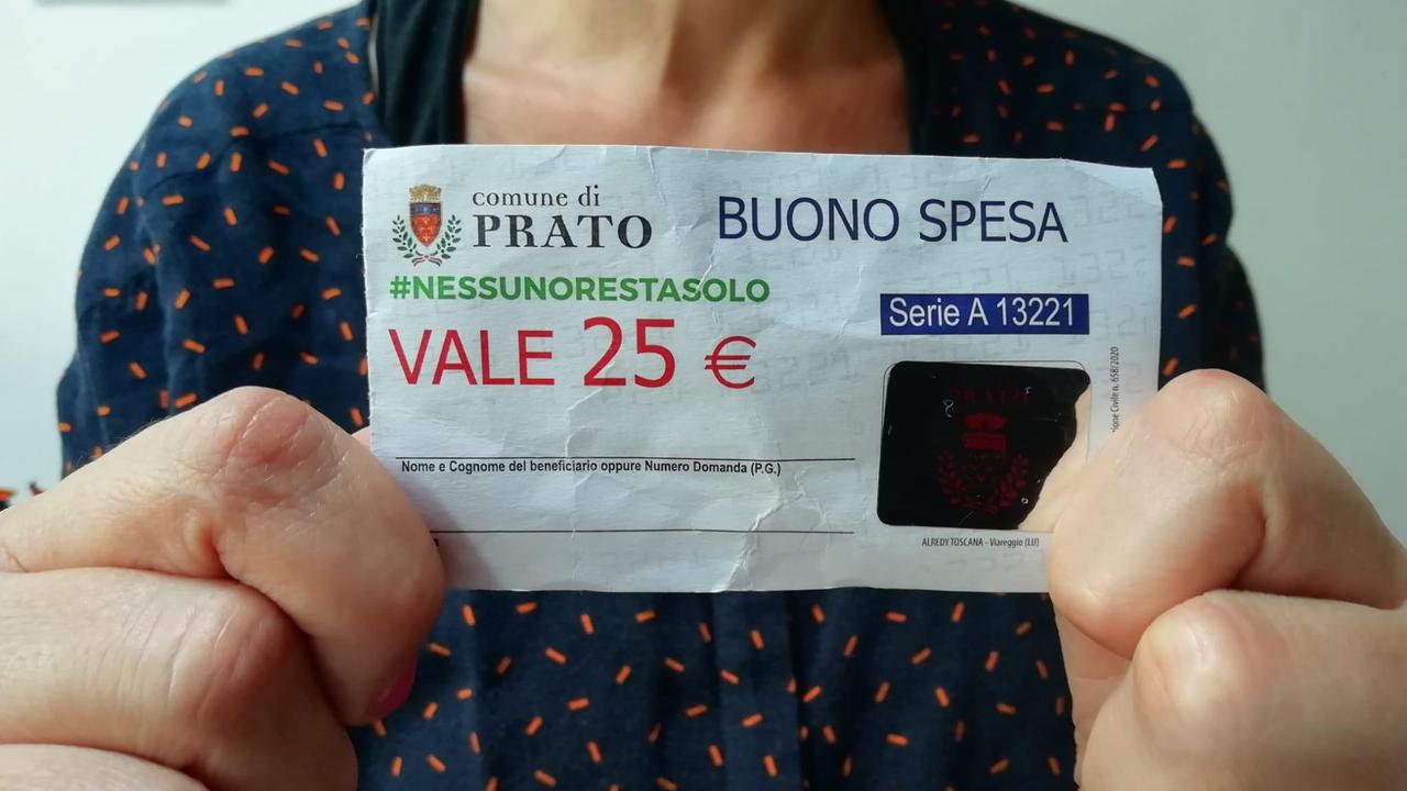 Uno dei buoni spesa per le famiglie in difficoltà