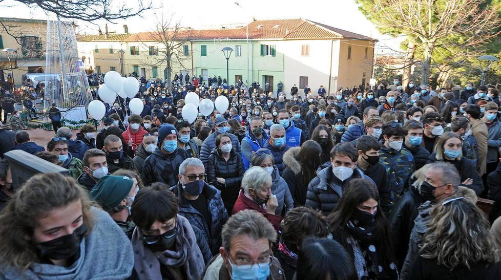 Palloncini bianchi e amore per Sara, campionessa di moto e solidarietà - Il video