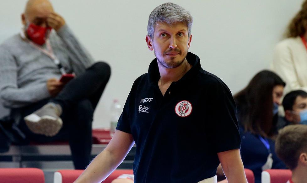Coach Mecacci