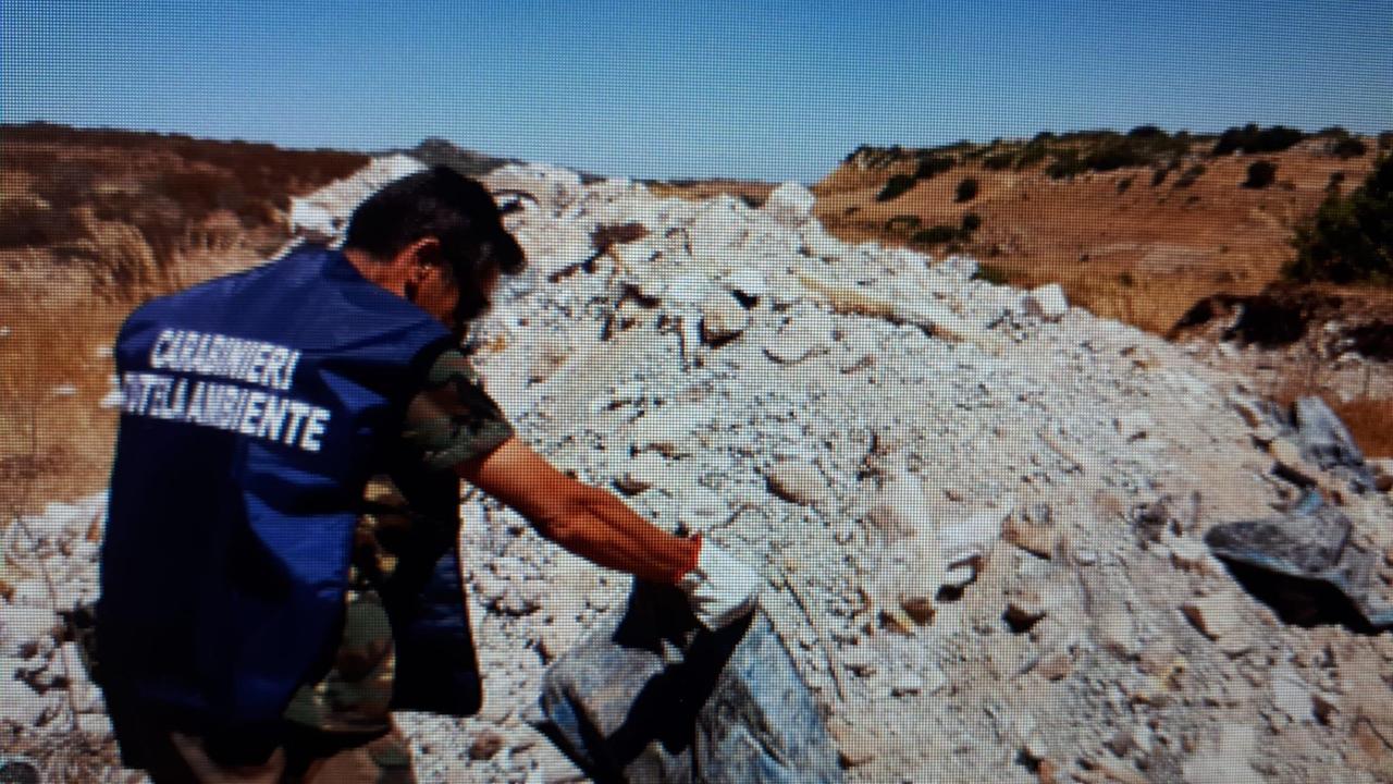 Rifiuti pericolosi inquinano acqua e terreno: arrestato il direttore del cementificio di Nuraminis e Samatzai