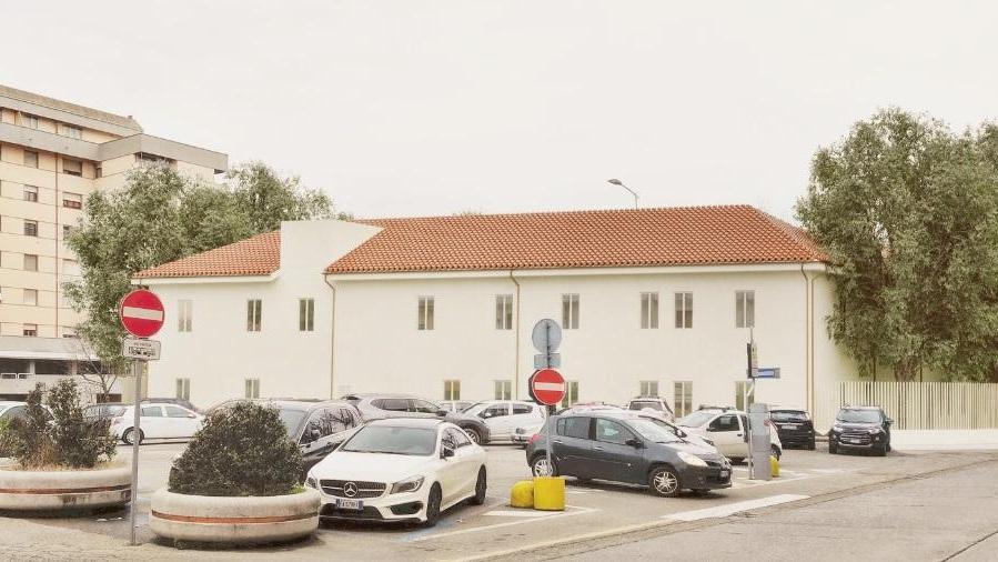 Franconi: «Tre anni per la nuova caserma». Ma è scontro politico