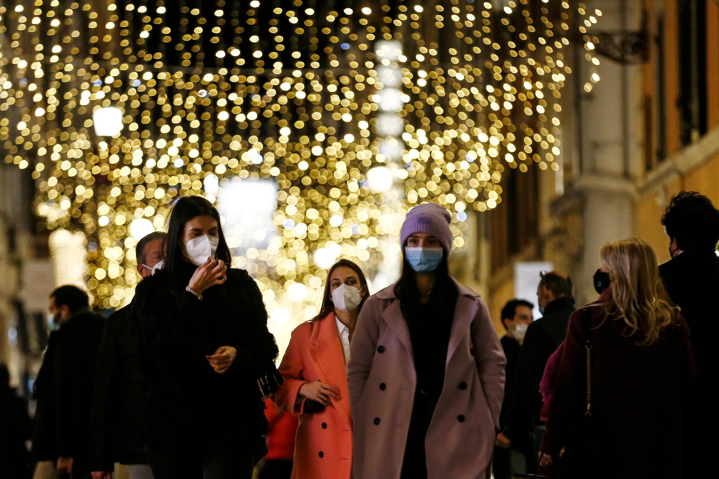 Natale con l'autocertificazione, le novità: ok alle seconde case in regione