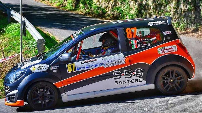 Innocenti e Fabbri al Ciocchetto oggi in gara su Renault Twingo