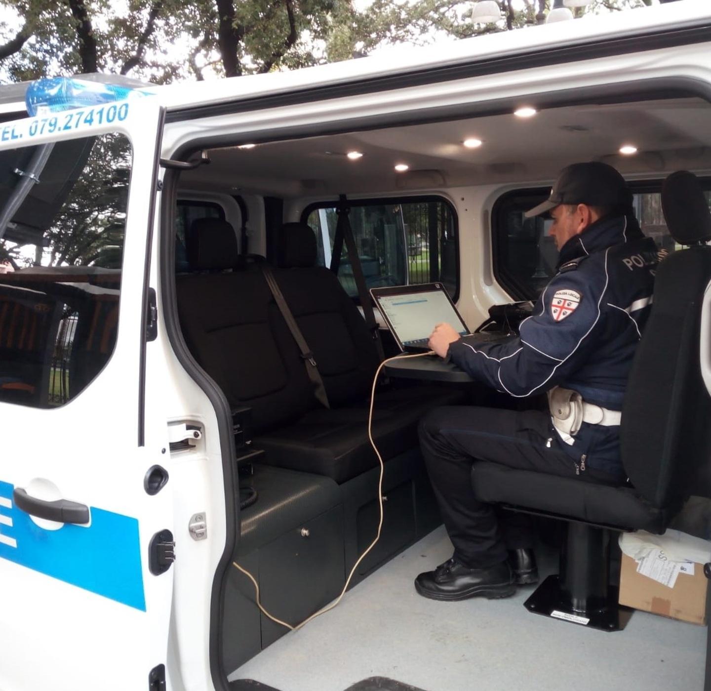 Sassari, ladra manolesta con neonato in braccio 