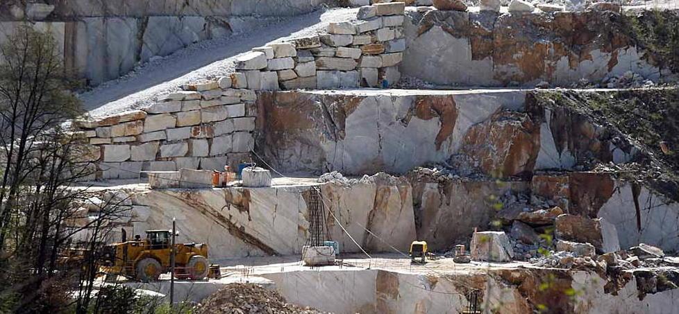 L’Industria manifatturiera apuana verso un calo della produzione del 12% 