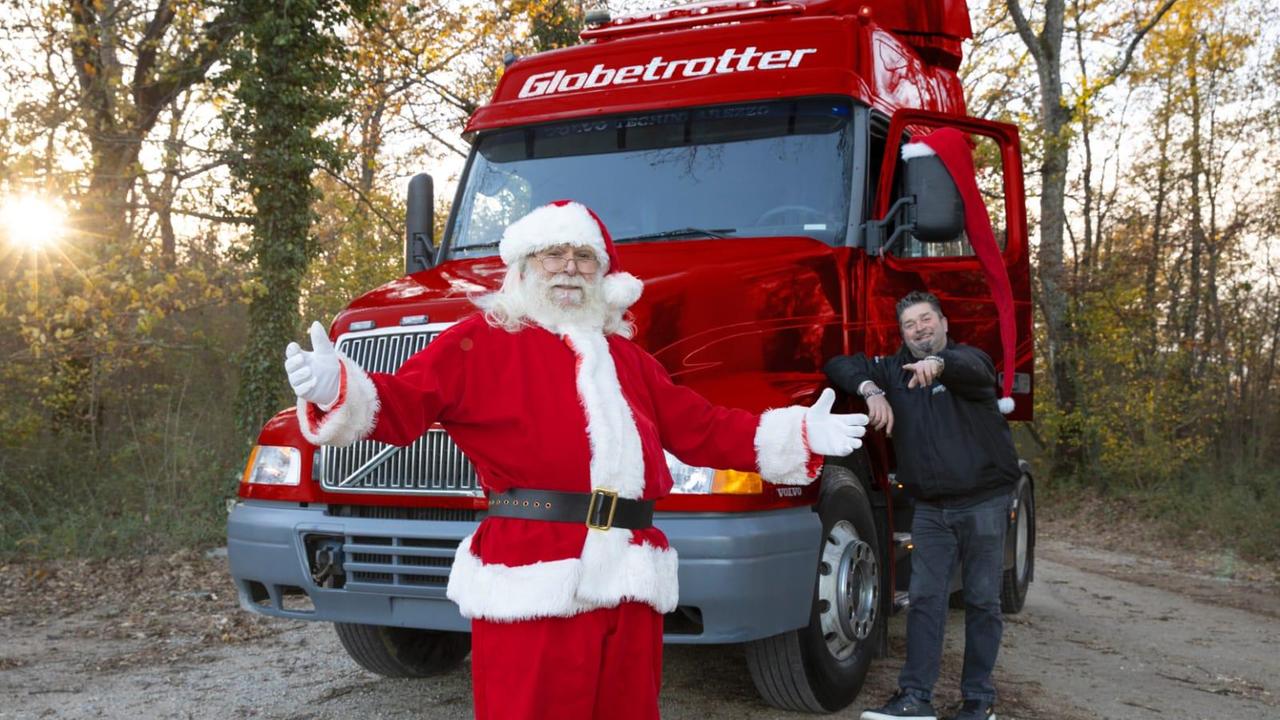 Paolo Grossi insieme al Babbo Natale Antonio Bruno