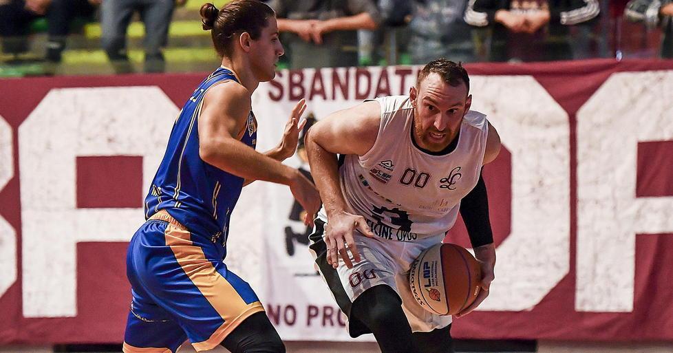 Show di Ammannato: 27 punti e 9/9 da due. La Libertas 1947 cala il poker e prende il volo 