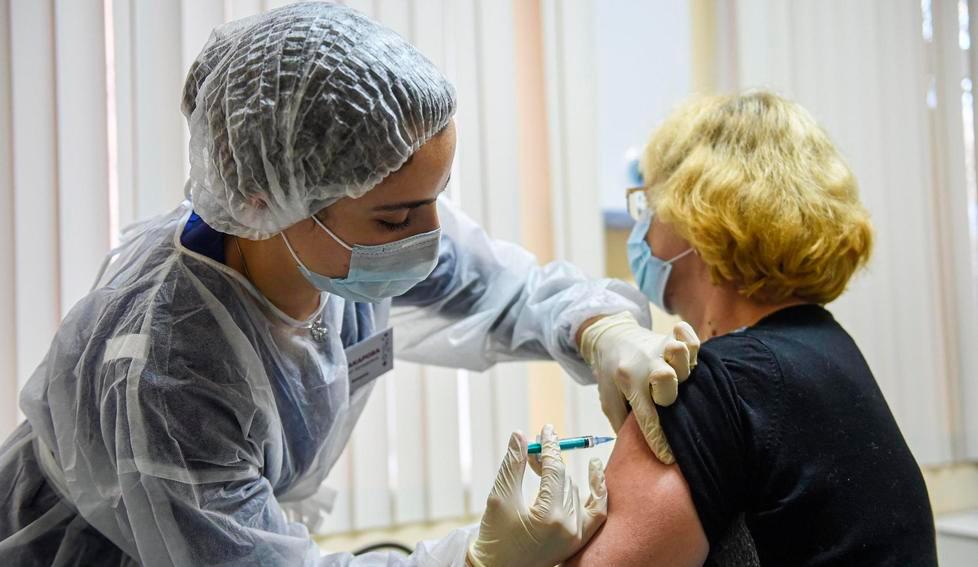 Il dottor Taccola pubblica la tac di un polmone col virus: «I no-vax ci offendono» 
