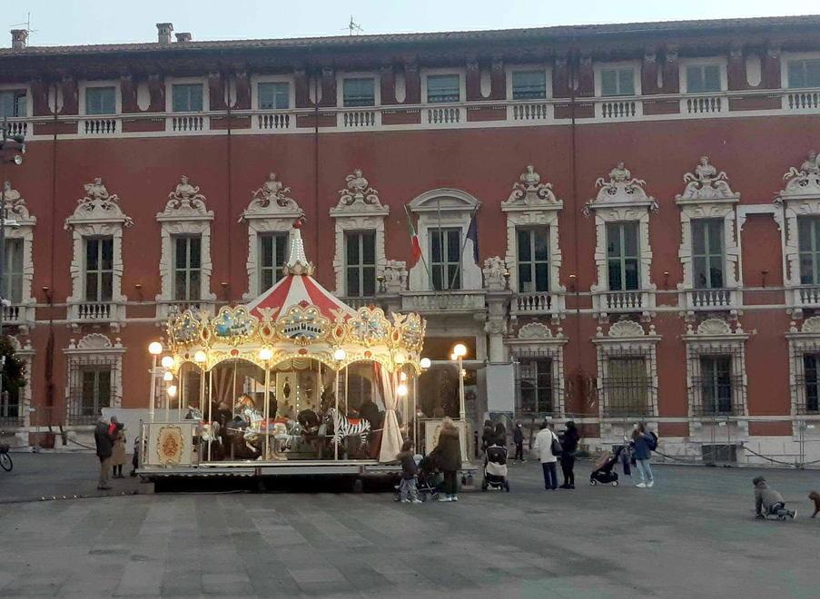 Roberta Dei attacca: «L’ordinanza contrasta con la giostra in piazza»