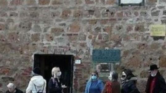 Poste aperte soltanto un giorno a settimana File, disagi e proteste