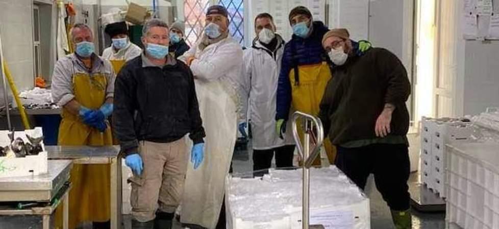 I Pescatori offrono il pasto della vigilia a chi è in difficoltà