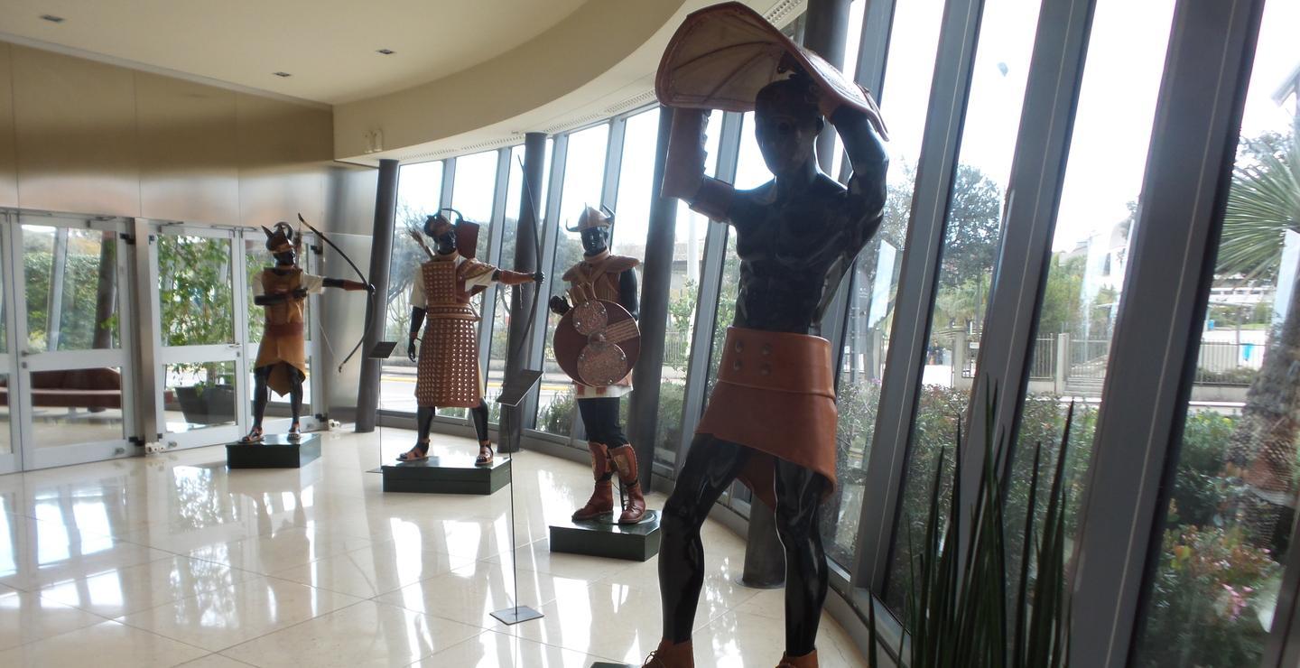 Macomer, in quelle sculture la storia dei sardi 