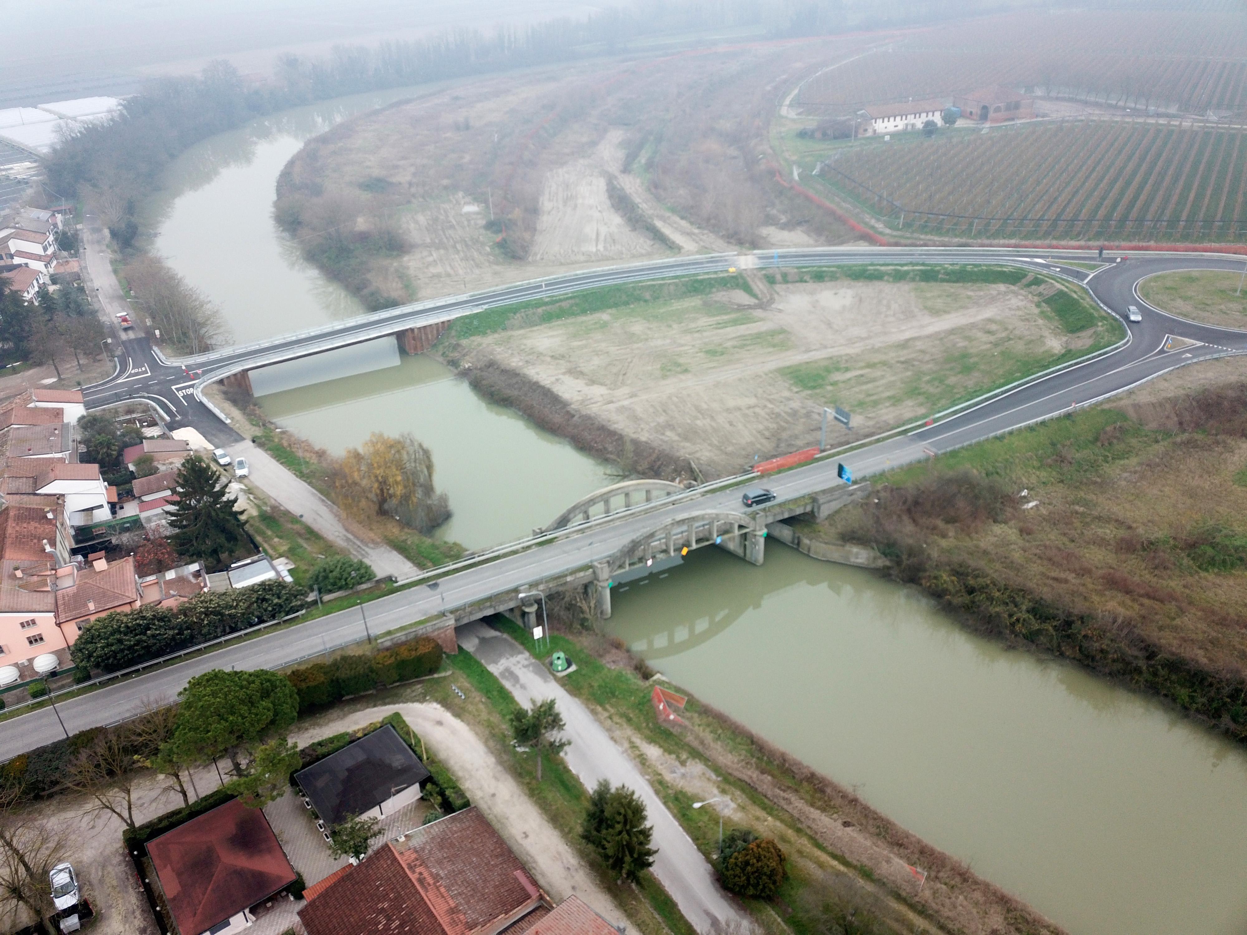 Final di Rero, aperto il ponte provvisorio