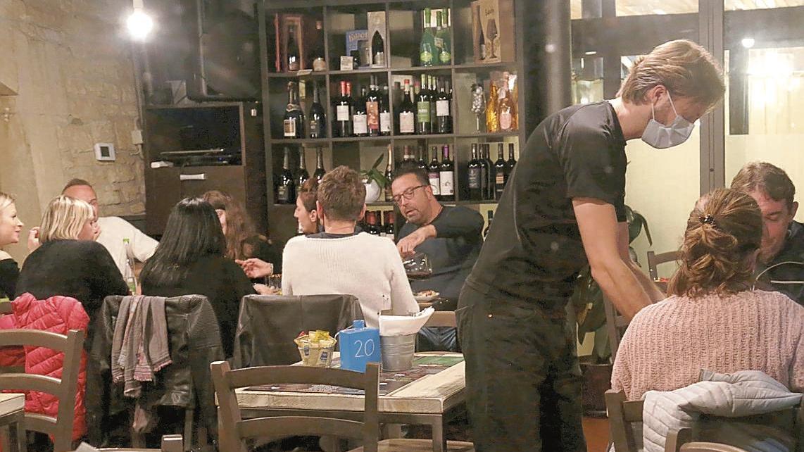 Bonus per bar e ristoranti, la Regione cambia strategia: "Niente clic day"