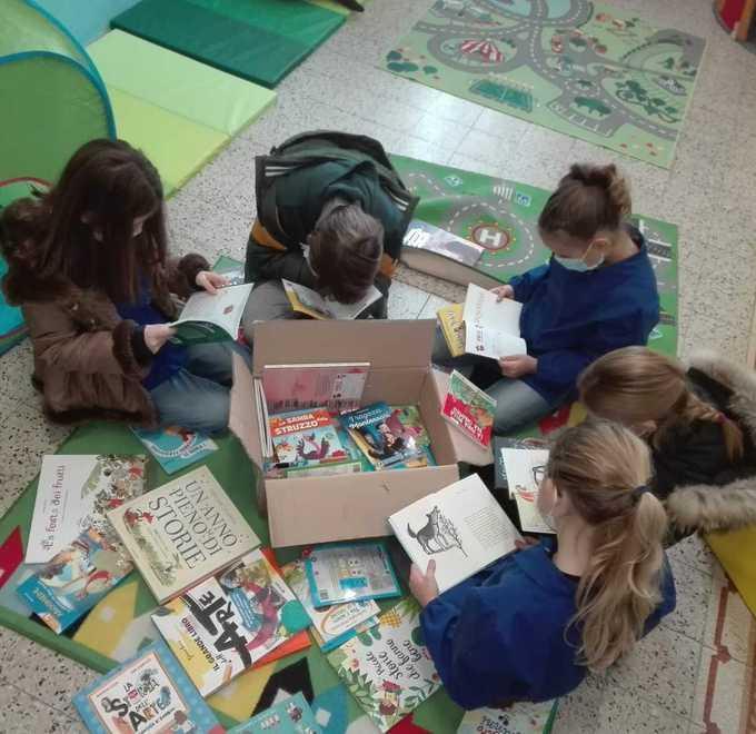 Fiabe per i nonni lette al telefono dai bambini 