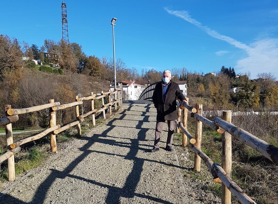 Rifatte le staccionate sulle rampe del Civiglia Il sindaco: più sicurezza