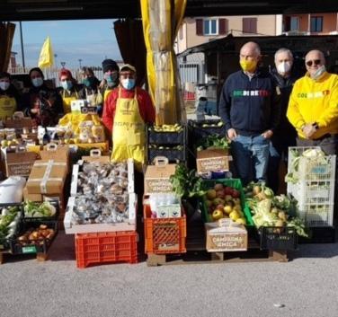 Ecco la maxispesa “sospesa” per aiutare famiglie in difficoltà