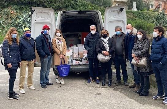 Maxi pacco alimentare alla Caritas di Montopoli