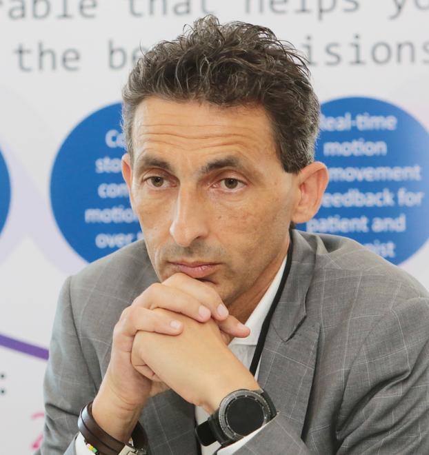 Mantovani: «Nessun caso grave e stiamo sanificando tutto» 