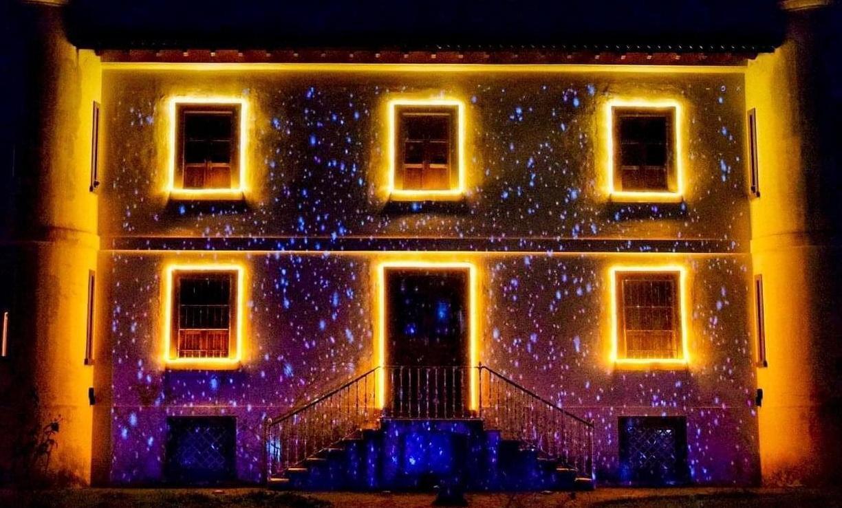 Villa Piercy illuminata per le feste