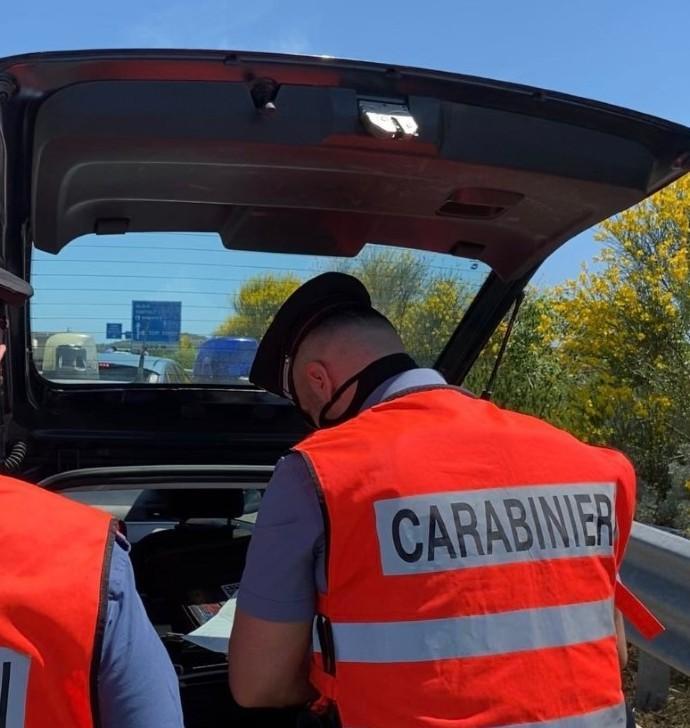Deteneva un coltello di genere proibito: denunciato