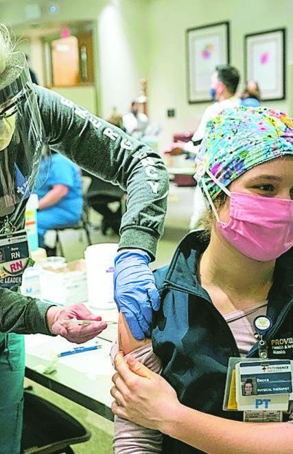 Modena Vaccino anti-Covid, domenica si parte In arrivo oltre 15mila dosi per i medici 