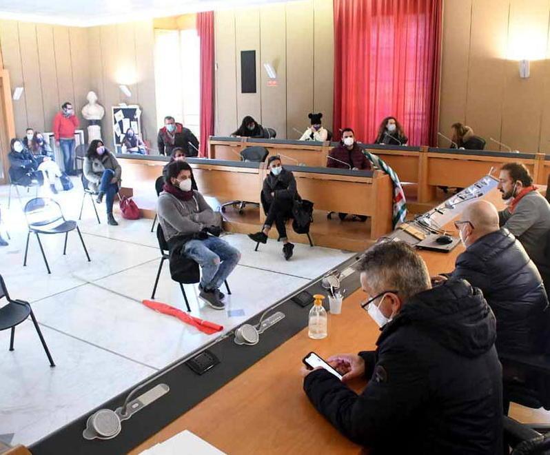 La Serinper non paga gli stipendi i lavoratori scendono in piazza 