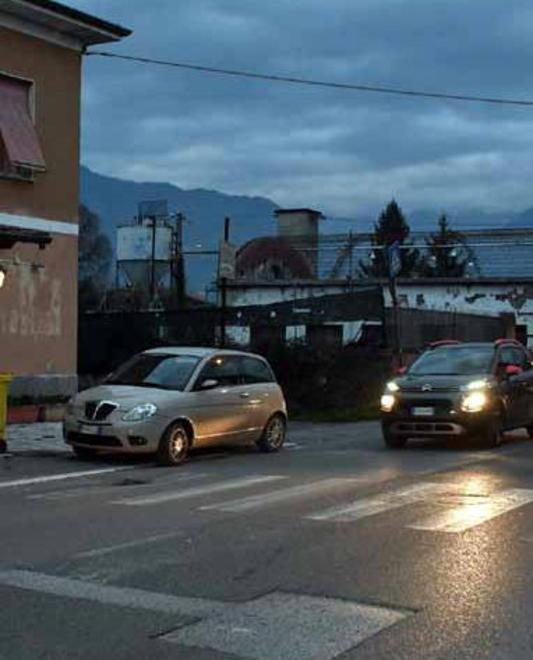 Autopsia sul pedone travolto I residenti: segnaletica carente 