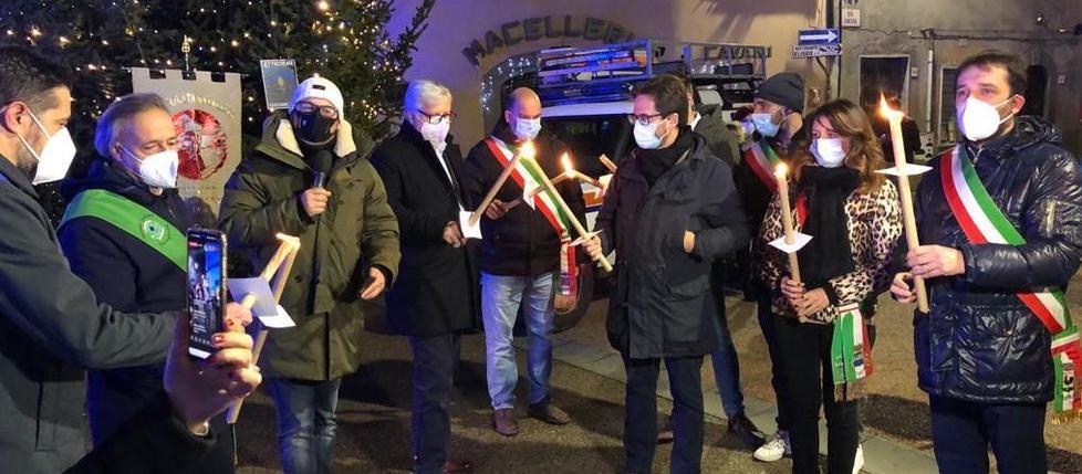Dopo la fiaccolata continua l’impegno
