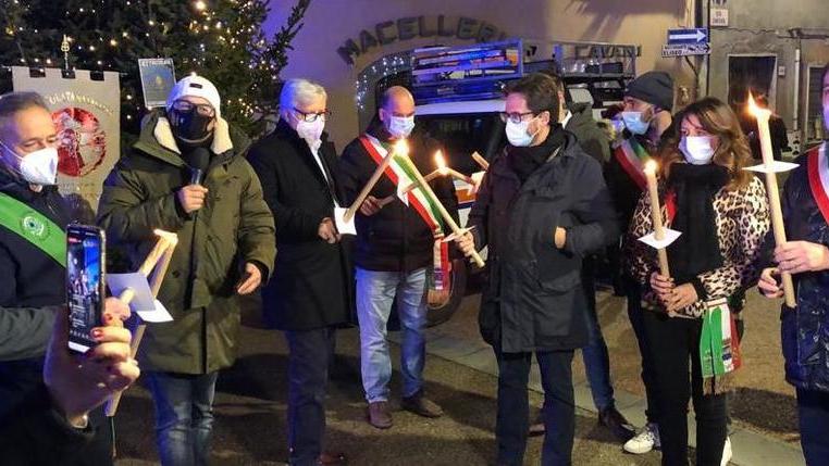 Dopo la fiaccolata continua l’impegno