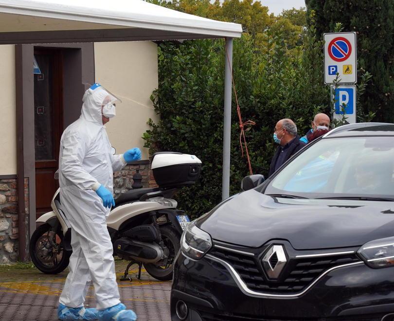 Vigilia di Natale con i tamponi rapidi della Misericordia 