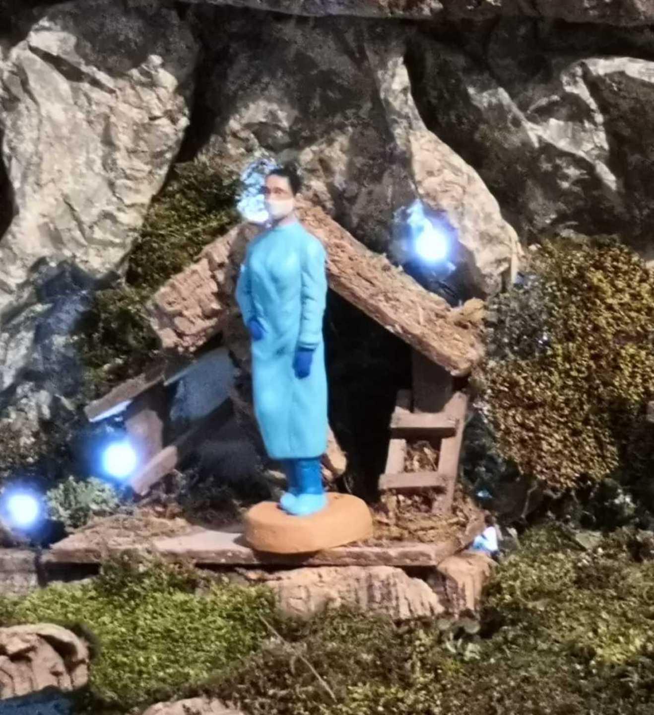 Nel presepe c’è anche l’infermiera 