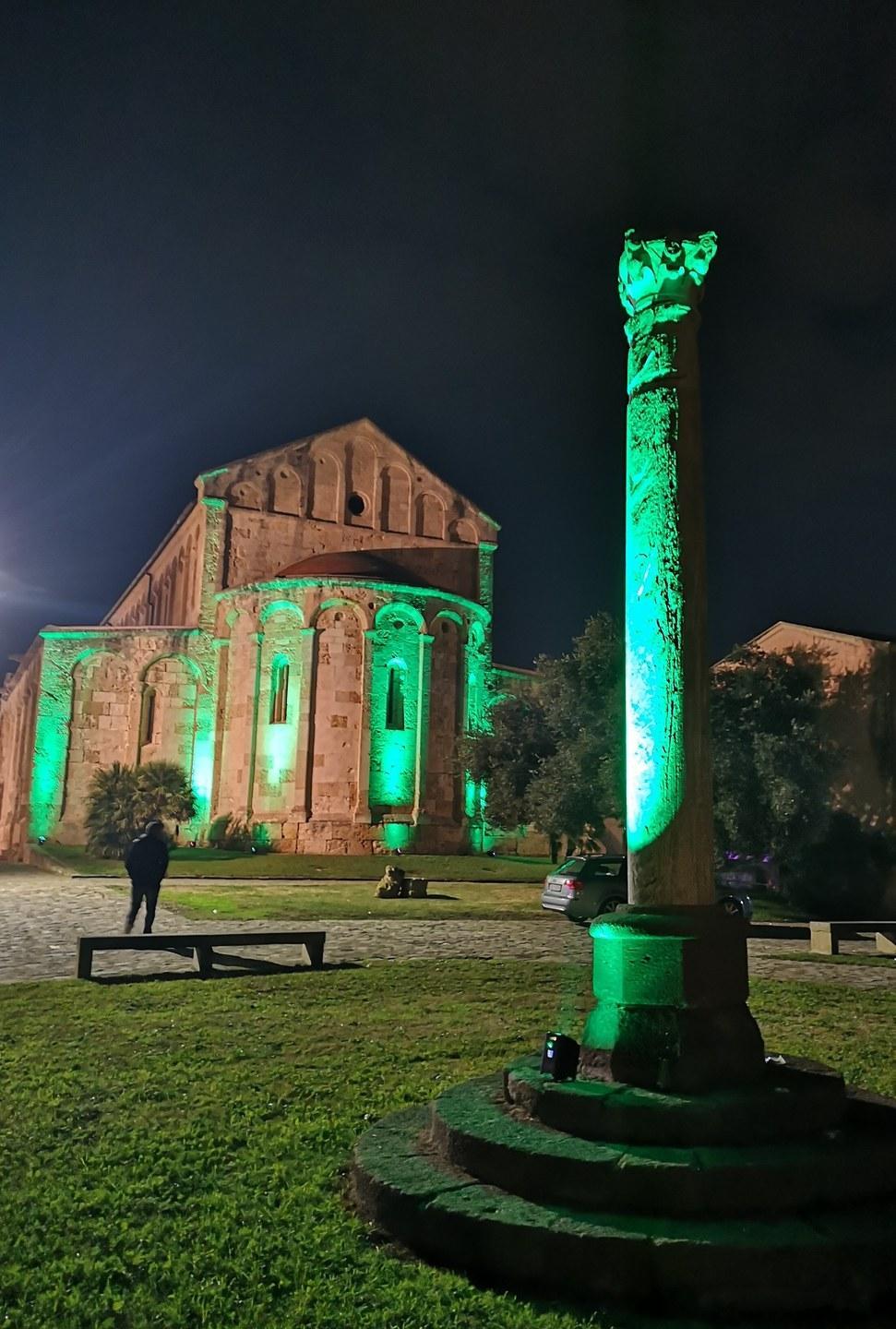 La Basilica illuminata mostra il suo splendore 