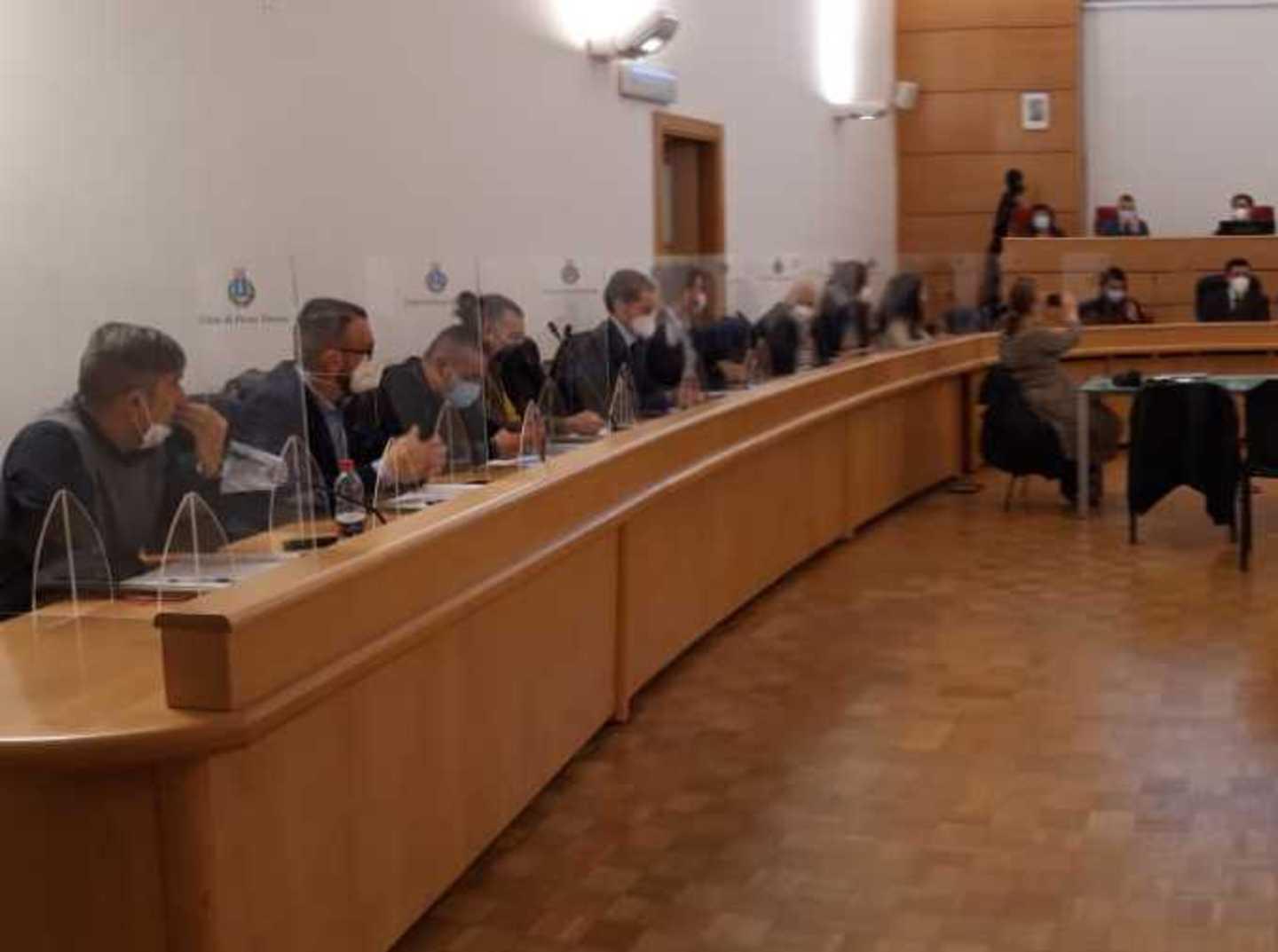 Uffici comunali ancora in telelavoro 