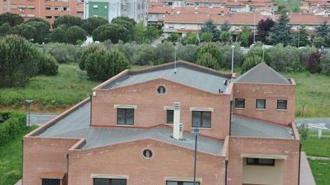 Il centro comunale di via Pertini che sarà usato per le vaccinazioni